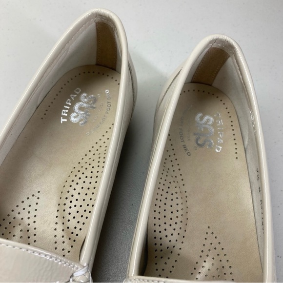 SAS Metro - Leather Loafer
Color: Bone Patent 7.5 N - Picture 11 of 13